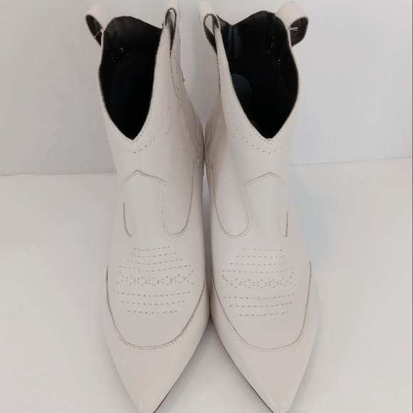 JESSICA SIMPSON Nelda Cream/Off White Leather Western Style Ankle Boot Size 9M - Picture 5 of 14